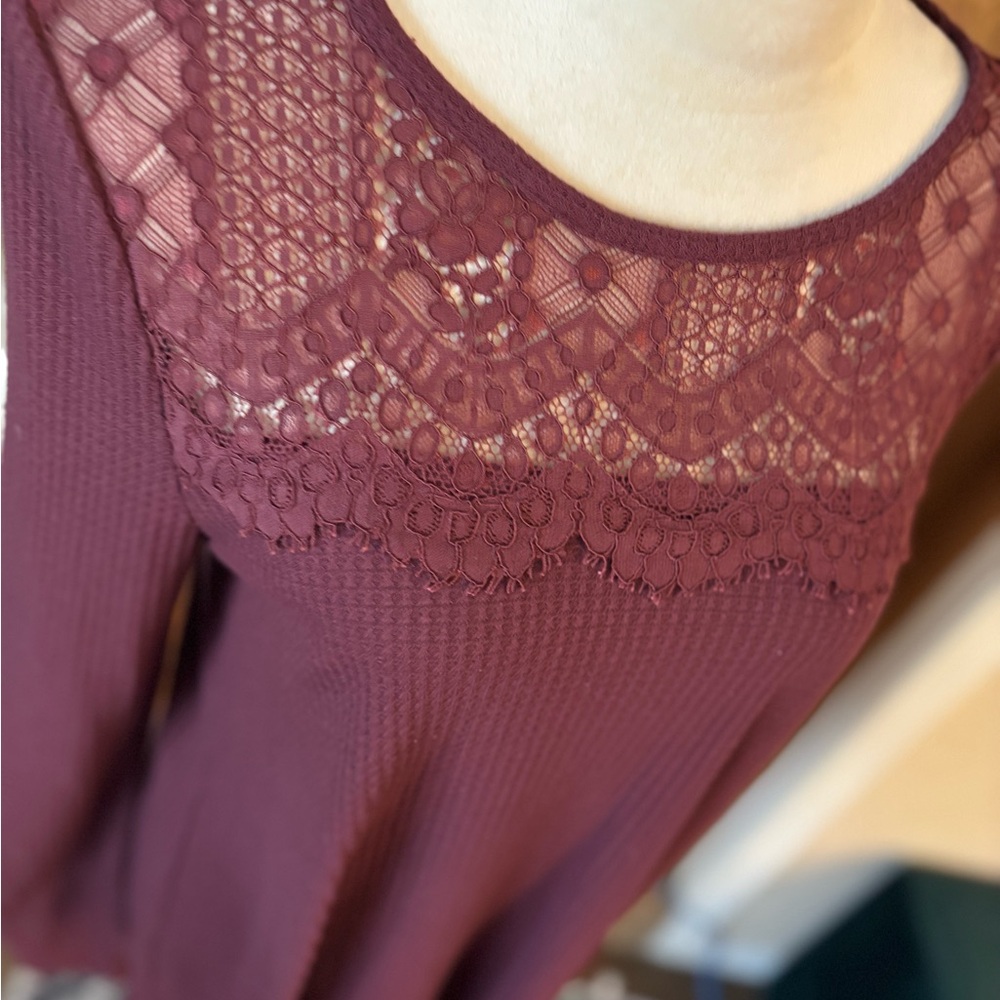 Lucky Brand, maroon long sleeve shirt. - Picture 2 of 11